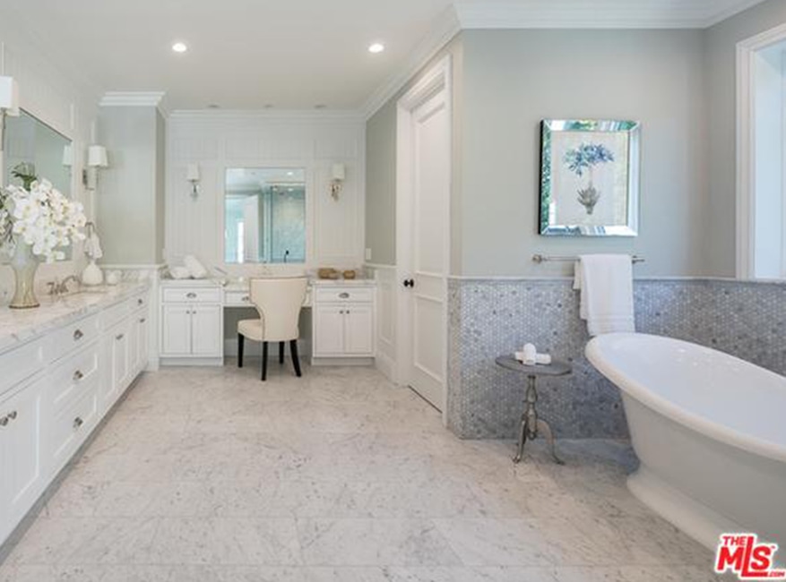 Jennifer Love Hewitt home